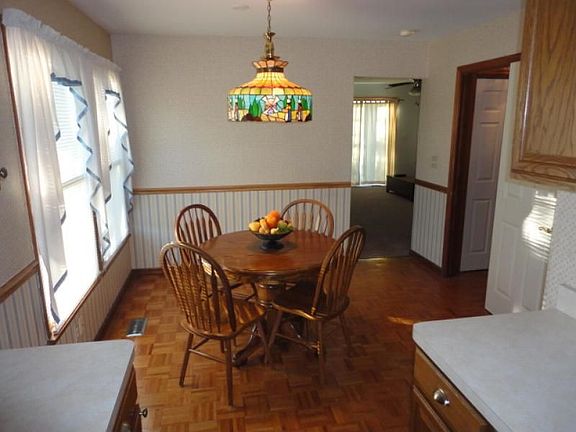 4th image of 37 Heritage Ln #601