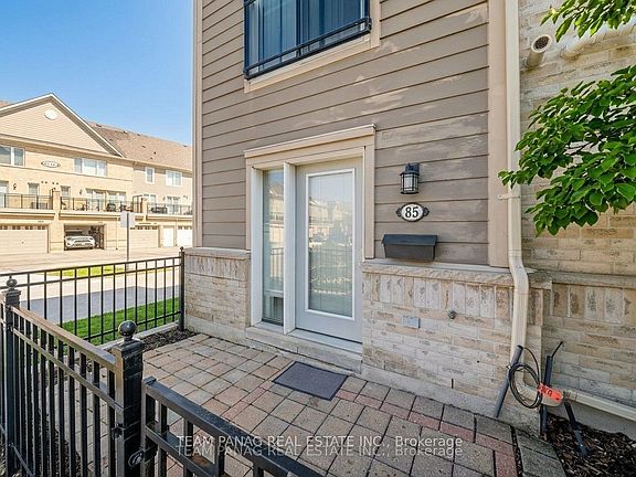 2nd image of 60 Fairwood Cir #85