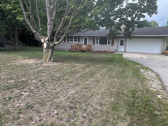 3rd image of 2430 Coolidge Rd