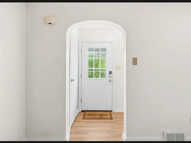3343 Maple Dr — Photo 4