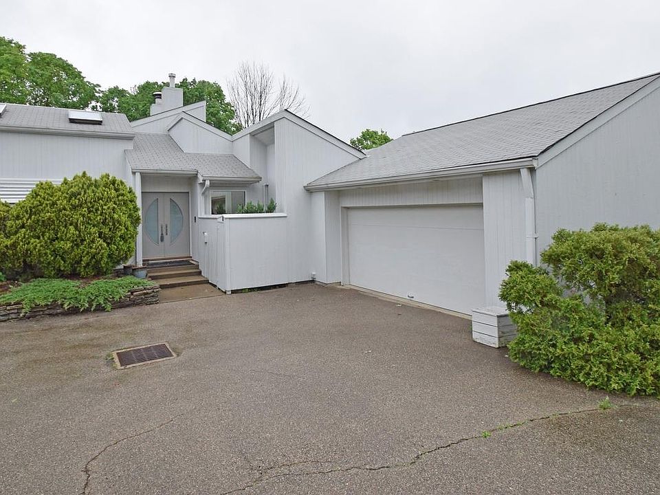 1st image of 2094 Raeburn Dr