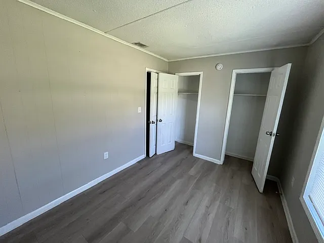 2830 Village Green Dr — Photo 6