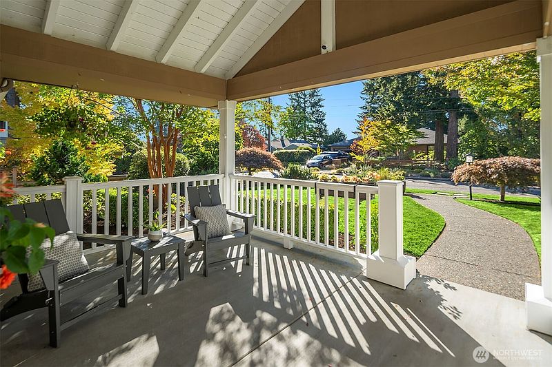 4th image of 6818 49th Avenue NE
