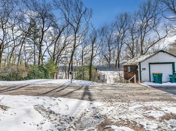 56 Seymour St, Concord, MA 01742
