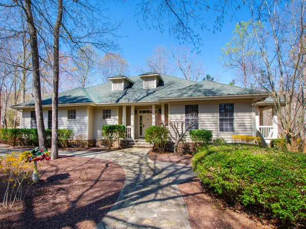 11468 Club Dr, Chapel Hill, NC 27517