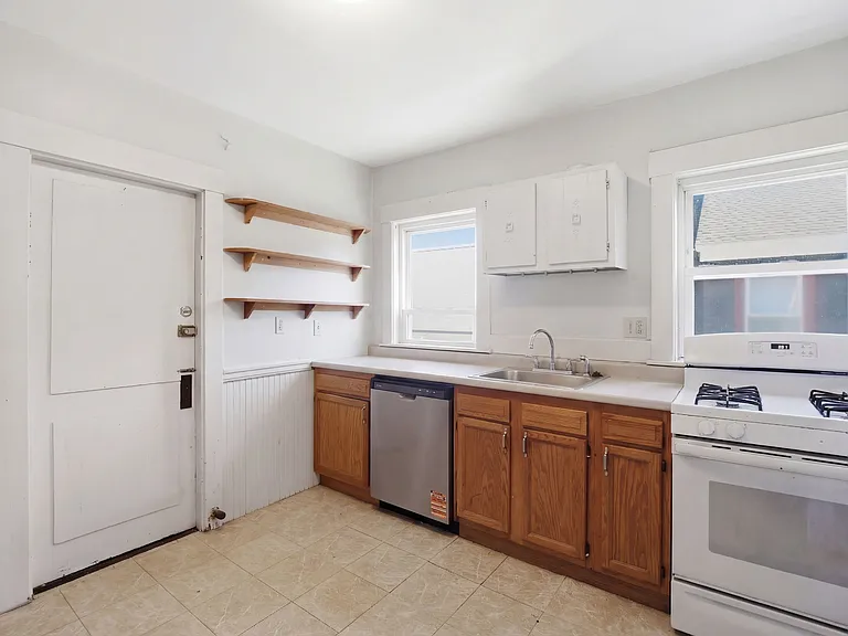 19 Irma Ave #3 — Photo 7