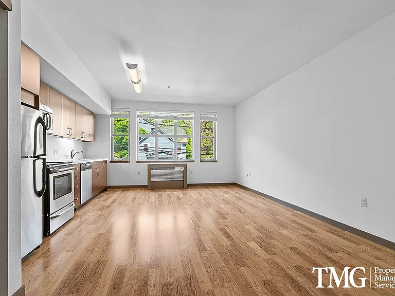 Corbett Heights Apartment Homes — Photo 27