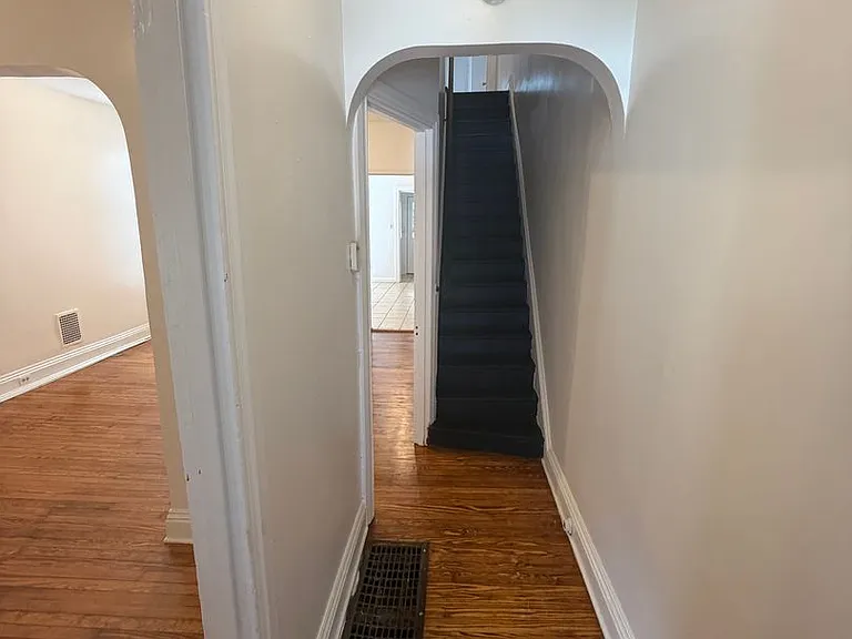 835 Linden Ave — Photo 5