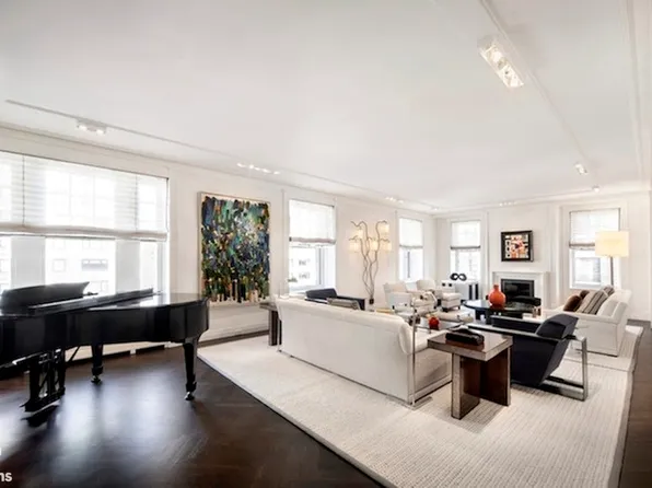 525 Park Avenue image 1 of 10