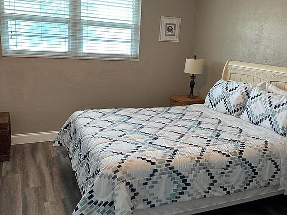4th image of 3433 S Peninsula Dr #100