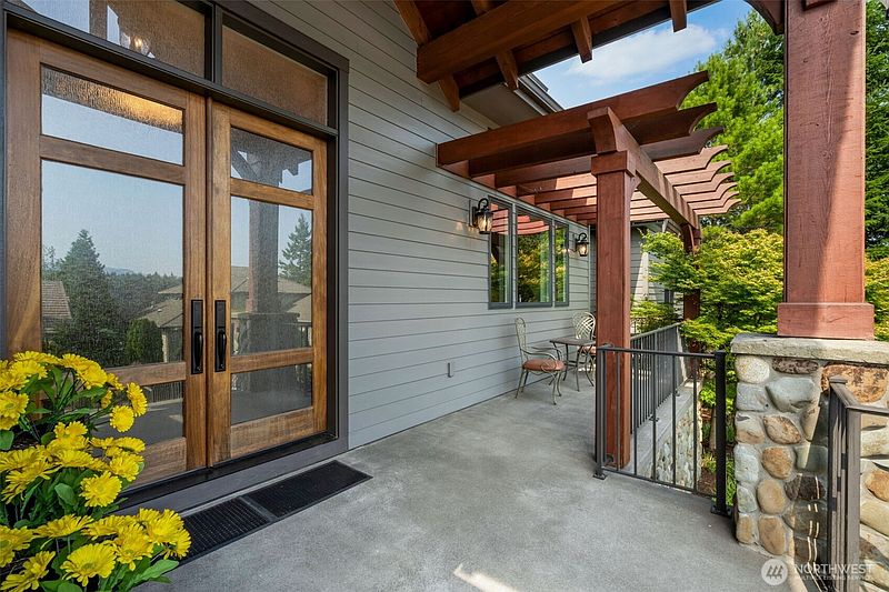 3rd image of 1520 NW Lacamas Drive