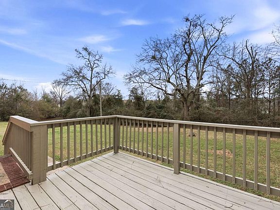 5th image of 190 Conrad Dr