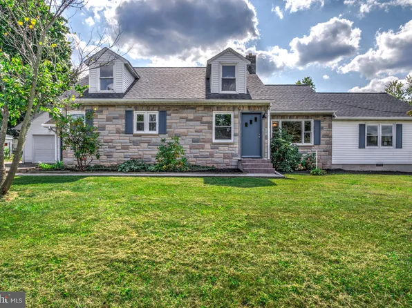 42 Maple St, Gettysburg, PA 17325