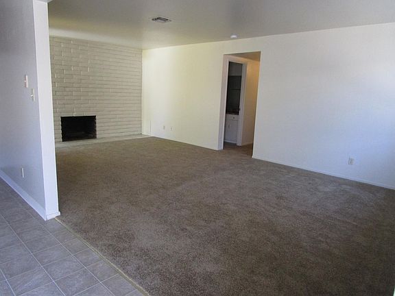 4th image of 2344 Portola Ave