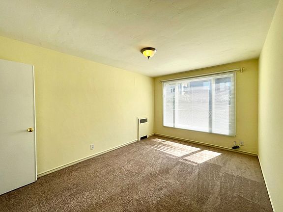 3rd image of 25 Edward St APT 5