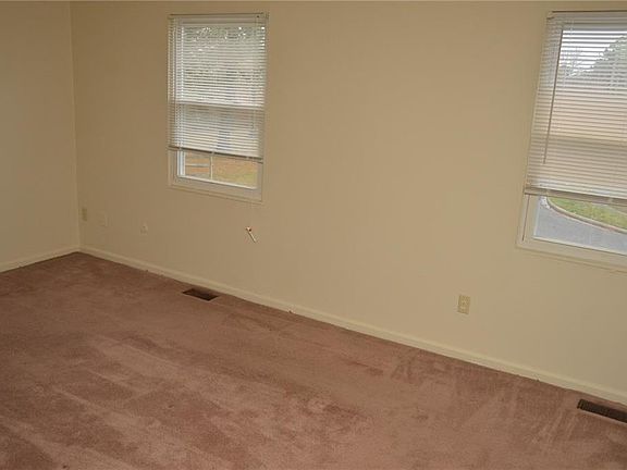 5th image of 6004 Edgelake Dr