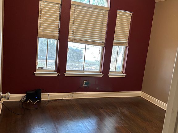 10' x 10.6' bedroom for rent