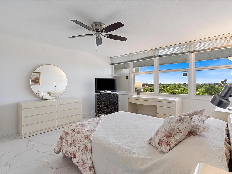 4280 Galt Ocean Dr #5F — Photo 23