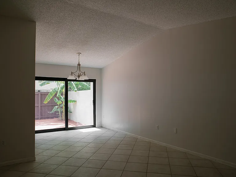 13920 SW 52nd Ln — Photo 9