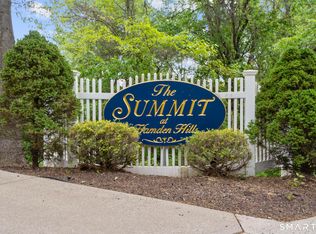 25 Hamden Hills Dr UNIT 52, Hamden, CT 06518