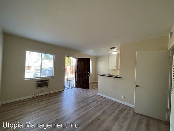 3rd image of 116 E Bennett Ave