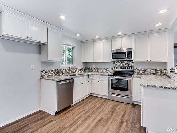 5th image of 6822 Yakima Ave