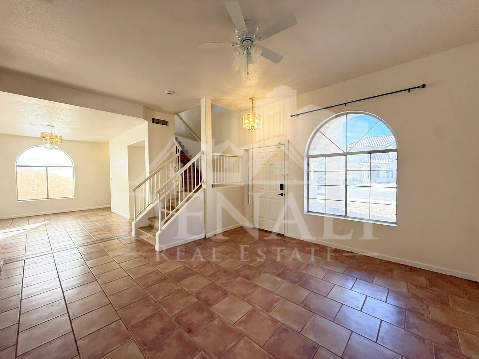 4 bed, 2.5 bath, 2377 sqft, $2,700 — Photo 3