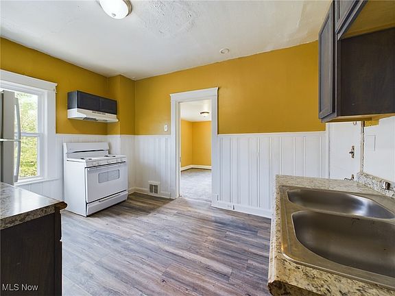 5th image of 3552 E 138th St
