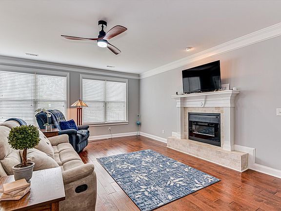 4th image of 2334 Malone Way