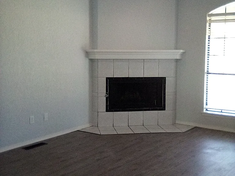 8229 N McKee Blvd — Photo 5