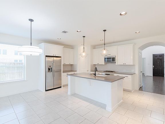 3rd image of 23635 Kingston Ridge Way