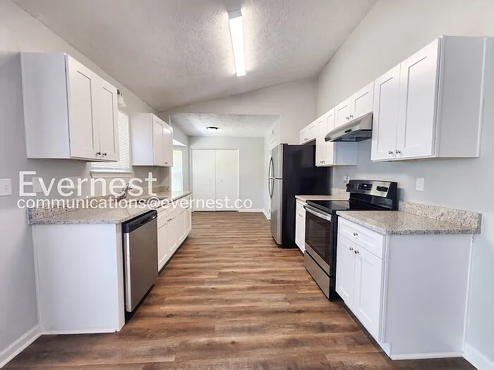 5611 La Fleur Trl — Photo 5