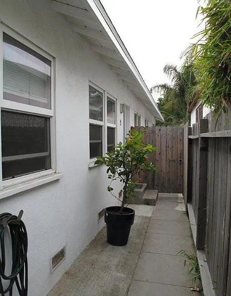 37 19th Ave #2 — Photo 3