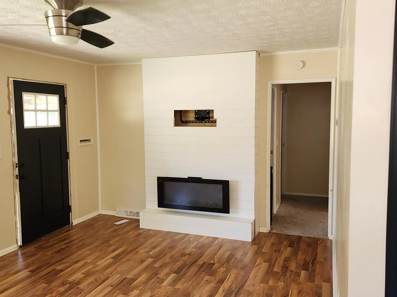 3 bed, 840 sqft, $1,600 — Photo 4