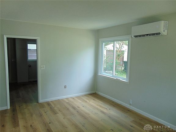 4th image of 3621 Nevada Ave