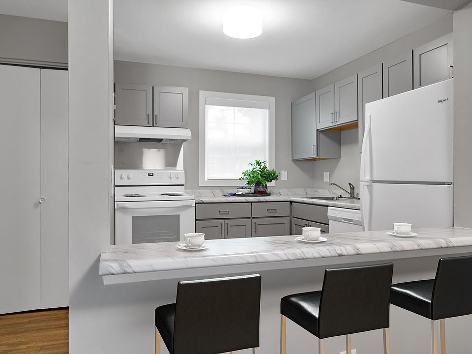 1st image of 126 Union St #0faf2e3a9