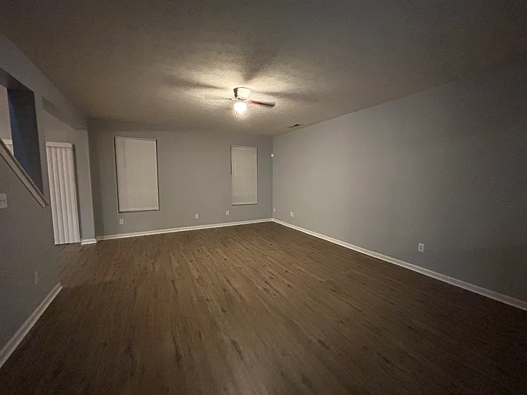 5221 Bombay Dr — Photo 17