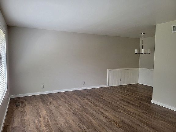 3rd image of 95 Old Mill Dr Unit 19