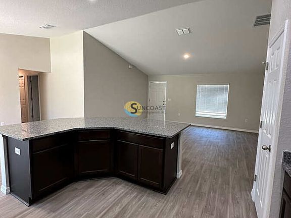 4th image of 8009 N Primrose Dr