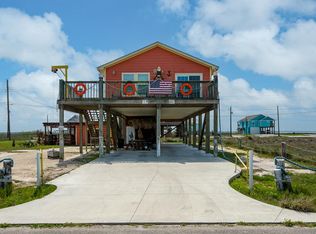 520 Palmetto Point Rd, Rockport, TX 78382