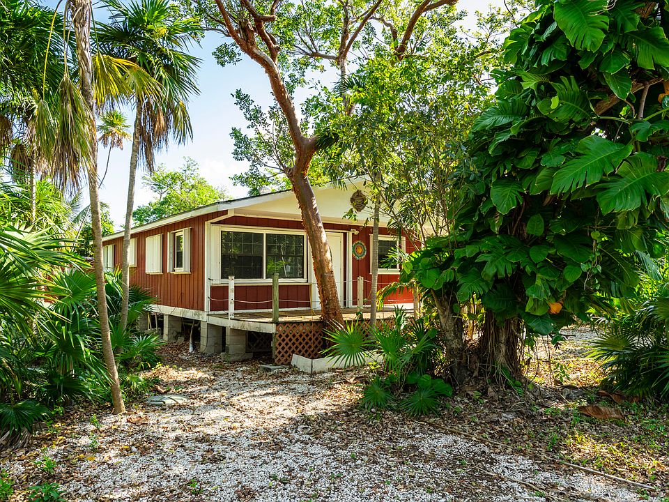 1st image of 19597 Caloosa St