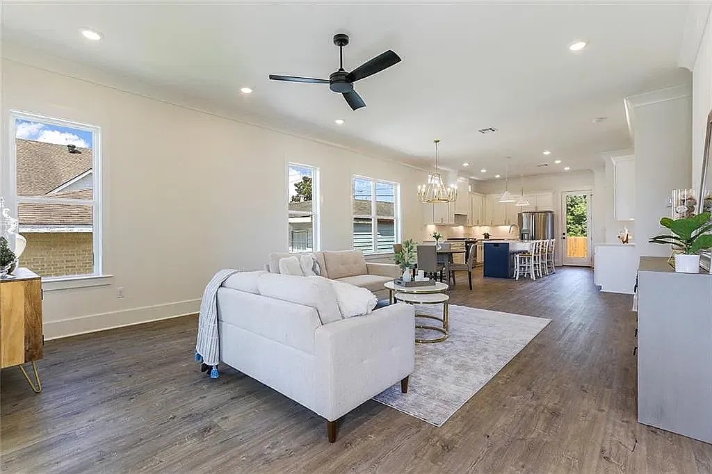 4 bed, 2.5 bath, 1888 sqft, $3,000 — Photo 2