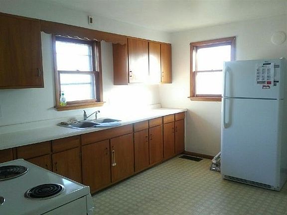 5th image of 316 & 1/2 Spencer St
