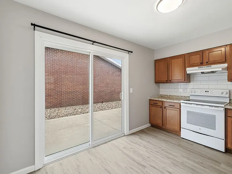 113 Lasalle St #3 — Photo 11