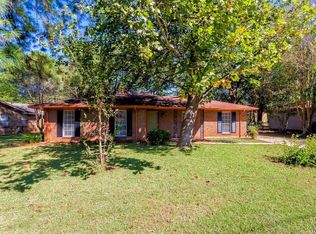 6123 Pinebrook Dr, Montgomery, AL 36117
