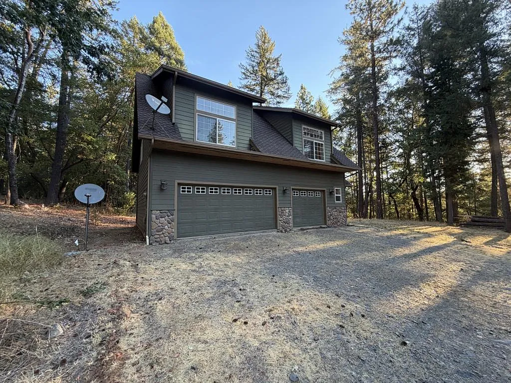 1120 Greentree Loop — Photo 1