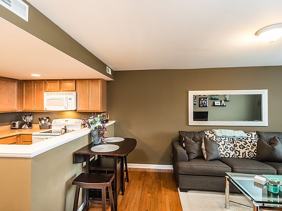 5th image of 5953 Columbia Ave APT B