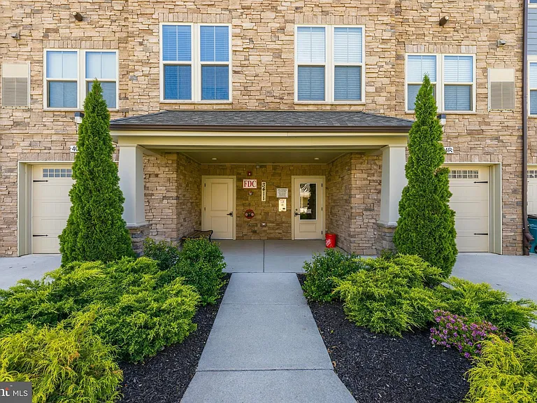 3411 Angelica Way #401 — Photo 3