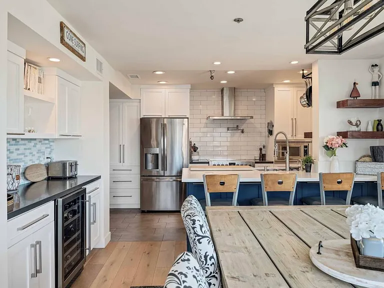 230 S Catalina Ave #301 — Photo 8