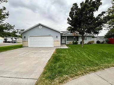 3 bed, 1392 sqft, $2,500 — Photo 1